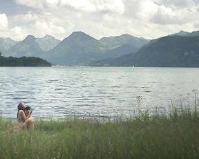 Jasmin Gerat, Jella Haase, Nadeshda Brennicke naked - The Team E05 (2015)