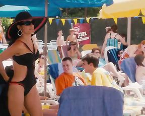 Salma Hayek, Maria Bello Sexy - Grown Ups (2010)