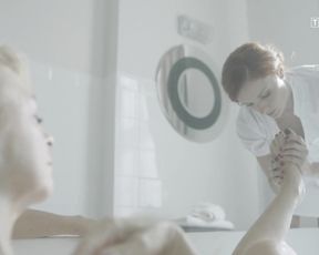 Lucyna Szierok, Violetta Arlak Nude - Miasto skarbow s01e09 (2017)