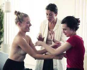 Anne Werner, Bea Brocks, Dorothee Kruger Nude - Blind & Hasslich (2017)