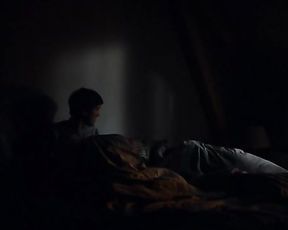 Miri Ann Beuschel Nude - Forldre (2016)