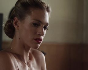 Julie Engelbrecht nackt - Beyond Valkyrie (2016)