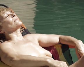 Andrea Strenitz, Iride Mockert, Ivanna Colona Olsen nude – Los Decentes (2016)