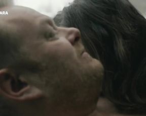 Margo Verhoeven, Saskia Temmink Nude - Van God Los s04e02 (2017)