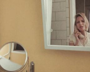 Annabelle Dexter-Jones Nude - Cecile on the Phone (2017)