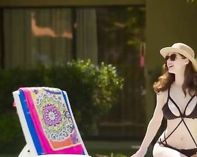 Alexandra Daddario, Kate Upton sexy – The Layover (2017)