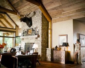 Nathalie Kelley Sexy - Dynasty s01e04 (2017)