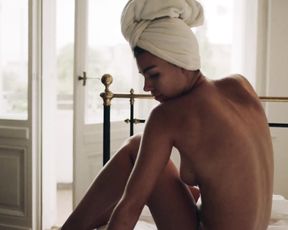 Alina Sueggeler naked - Frida Gold - Langsam (2016)