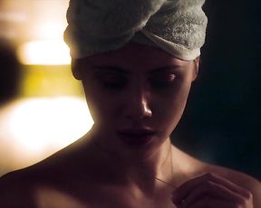 Rebecca Forsythe, Lucie Aron naked - Replace (2017)