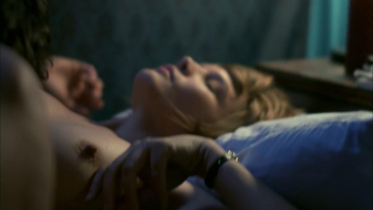 Kathleen Robertson, Maya Stange nude – XX XY (2002)