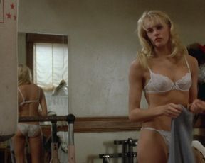 Daryl Hannah sexy – The Pope of Greenwich Village (1984)