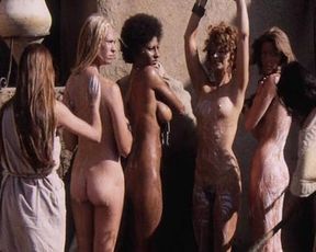 Pam Grier naked – The Arena (1974)