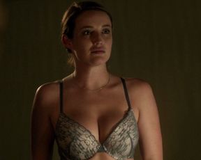 Sarah Dumont sexy – Serpent (2017)