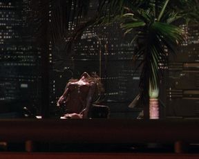 Teri Weigel naked – Predator 2 (1990)