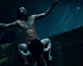 Rhona Mitra sexy – Underworld: Rise of the Lycans (2009)