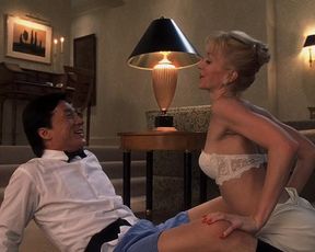 Jennifer Love Hewitt, Mia Cottet sexy – The Tuxedo (2002)