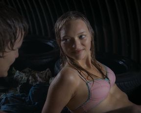 Gemma Ward hot – The Black Balloon (2008)