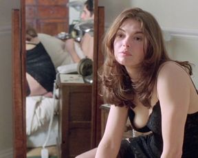 Jeanne Tripplehorn nude – Sliding Doors (1998)