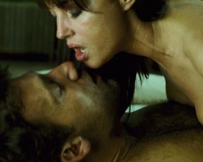 Monica Bellucci nude – Shoot ‘Em Up (2007)