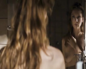 Daniela Schulz nude – Totes Land (2014)