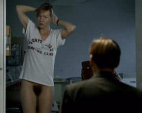 Sandra Huller nude – Uber uns das All (2011)