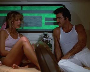 Farrah Fawcett sexy – The Cannonball Run (1981)