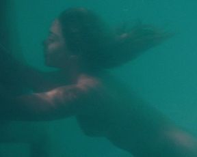 Vanessa Hudgens, Ashley Benson naked – Spring Breakers (2013)