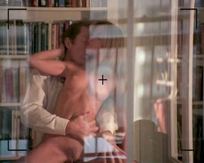 Kari Wuhrer, Monique Alexander sex – Spider’s Web (2002)