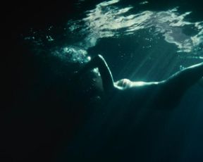 Kristen Stewart sexy – The Runaways (2010)