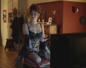 Laetitia Casta, Audrey Dana, Audrey Fleurot sexy – Sous les jupes des filles (2014)