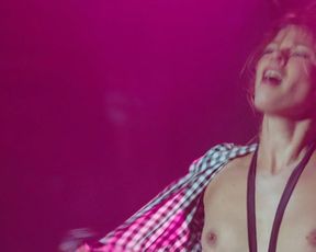 Jessica Schwarz nackt – Stadtlandliebe (2016)