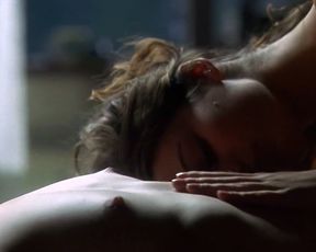 Piper Perabo, Jessica Paré - Lost and Delirious (2001)