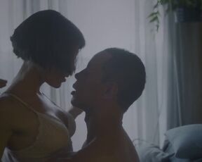 Carla Salle nude - Onisciente s01e04 (2020)