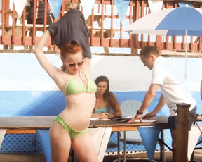 Lanisa Dawn, Brittany Drisdelle, Madeline Harvey, Samantha Hodhod - Aquaslash (2019)