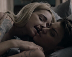 Ruby Rose, Brianne Howe - Batwoman s01e04 (2019)