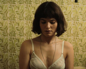 Violetta Zironi naked - Rose Island (2020)