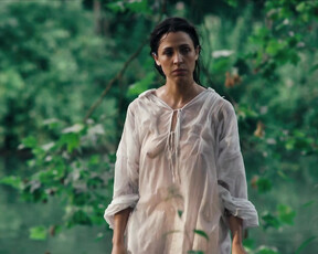 Marilou Aussilloux, Isabel Aime Gonzalez Sola - La Revolution s01e01e02e05 (2020)