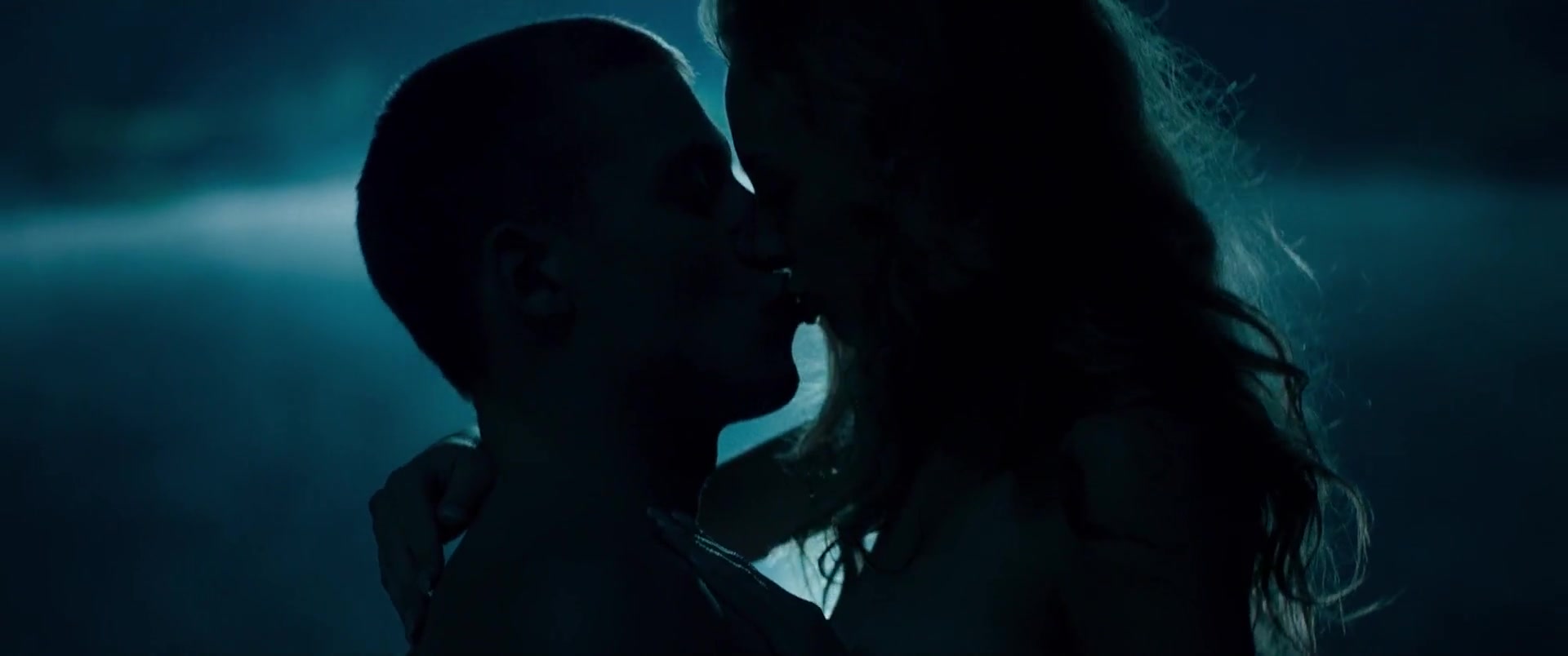 Nobody sleeps in the woods tonight sex scene