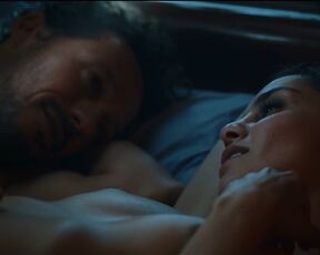 Elisa Visari, Elena Cucci, Carolina Crescentini - A casa tutti bene (2018)