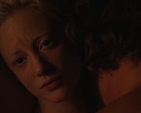Tuppence Middleton, Andrea Riseborough, Kaniehtiio Horn - Possessor Uncut (2020) copy_2