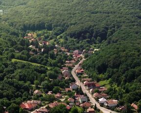 Zsuzsanna Ripli nude - A mi kis falunk s03e13 (2019)