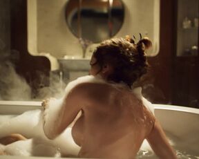 Ivana Baquero nude - Alta mar s01e03-04 (2019)