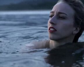 Juliane Elting, Morena Nascimento - Ventura (2012) copy_2