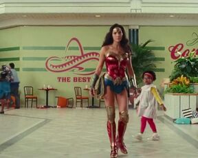 Gal Gadot, Kristen Wiig - Wonder Woman 1984 (2020) copy_2