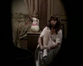 Julie Dawn Cole Undressing - Film nackt