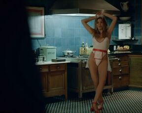 Monica Martelli bikini - Minha Vida em Marte (2018)