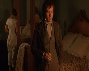 Sophie Marceau topless – Firelight (1997)