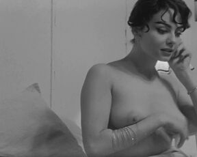 Classic Beauty Michele Mercier In 'Shoot The Piano Player' - Film nackt