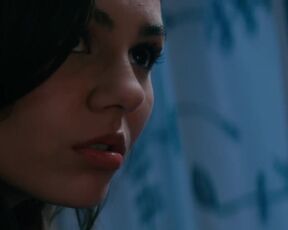 Victoria Justice nude – Naomi and Ely’s No Kiss List (2015)