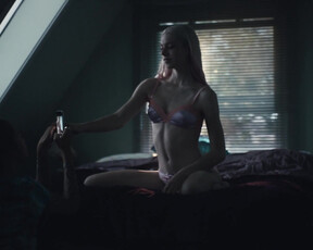 Sara canning topless